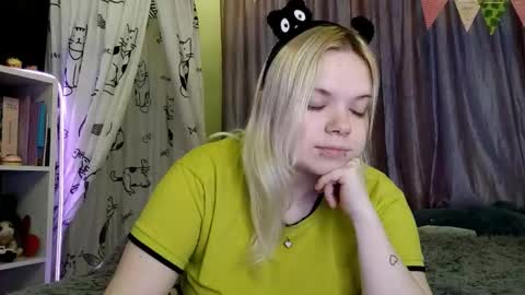 Snapshot of mairaspratlen chatting on February 27, 2026, 3:34 pm Karen online show from February 27, 2026, 3:34 pm