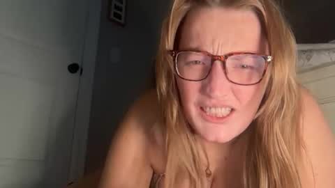 Snapshot of maisystellaxx chatting on March 13, 2026, 1:23 am maisystellaxx online show from March 13, 2026, 1:23 am