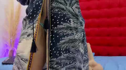 maite_smith69 online show from February 13, 2025, 5:54 pm