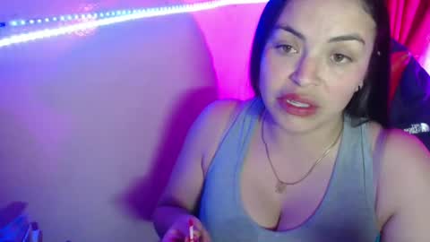 Snapshot of maitte_22 chatting on December 27, 2024, 3:20 am Hello friends Im on another account online show from December 27, 2024, 3:20 am