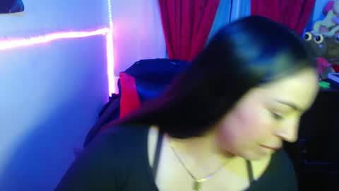 Snapshot of maitte_22 chatting on January 31, 2025, 4:14 am Hello friends Im on another account online show from January 31, 2025, 4:14 am