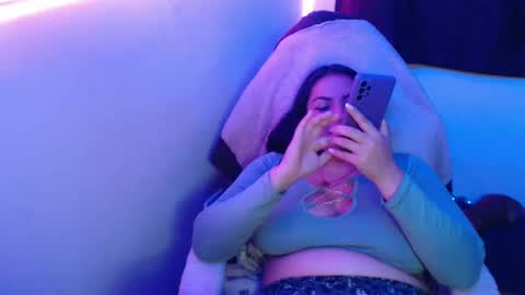 Snapshot of maitte_22 chatting on February 22, 2025, 5:34 am Hello friends Im on another account online show from February 22, 2025, 5:34 am