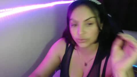 Snapshot of maitte_22 chatting on March 3, 2025, 1:31 am Hello friends Im on another account online show from March 3, 2025, 1:31 am