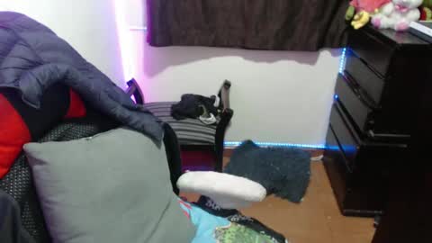 Snapshot of maitte_22 chatting on March 7, 2025, 5:18 am Hello friends Im on another account online show from March 7, 2025, 5:18 am