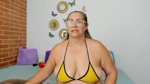 maja_hills online show from January 3, 2025, 10:51 pm