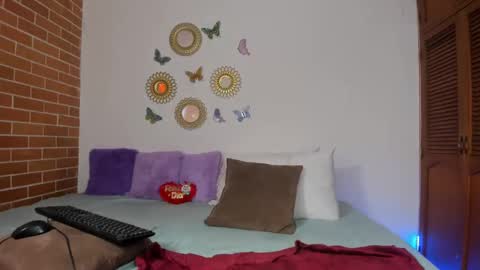 maja_hills online show from January 9, 2025, 5:22 pm