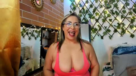 maja_hills online show from March 5, 2025, 2:01 pm
