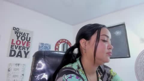 majo_baby online show from November 7, 2025, 5:29 am