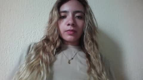 majo_gomezz online show from February 19, 2026, 8:16 pm