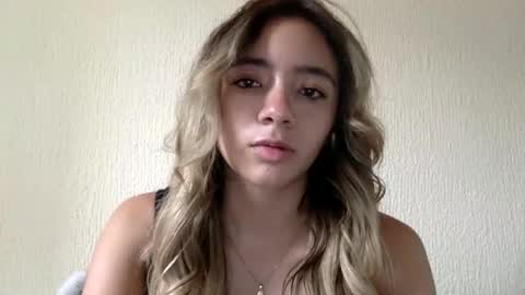 Snapshot of majo_gomezz chatting on March 17, 2026, 8:34 pm majo_gomezz online show from March 17, 2026, 8:34 pm