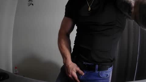 Snapshot of majordadbod101 chatting on November 4, 2025, 1:54 pm Majordadbod online show from November 4, 2025, 1:54 pm