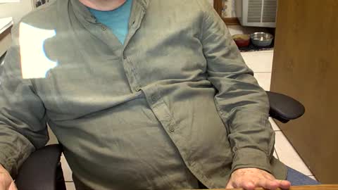 Snapshot of majormike34 chatting on December 11, 2024, 3:05 pm majormike34 online show from December 11, 2024, 3:05 pm