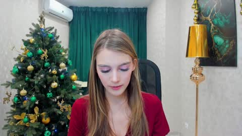 Snapshot of make_love_1 chatting on December 30, 2024, 3:36 am Chloe online show from December 30, 2024, 3:36 am