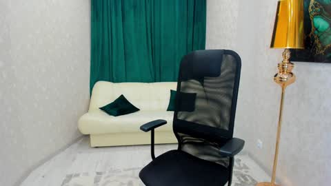 Snapshot of make_love_1 chatting on January 9, 2025, 3:15 am Chloe online show from January 9, 2025, 3:15 am