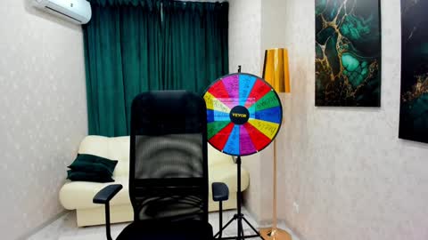 Snapshot of make_love_1 chatting on February 4, 2025, 3:11 am Chloe online show from February 4, 2025, 3:11 am