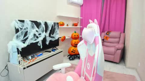 Snapshot of make_love_1 chatting on October 24, 2025, 3:25 am Chloe online show from October 24, 2025, 3:25 am