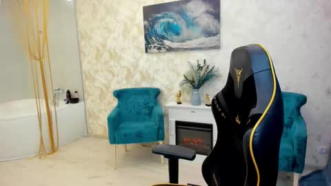 Chloe online show from March 14, 2026, 3:23 am