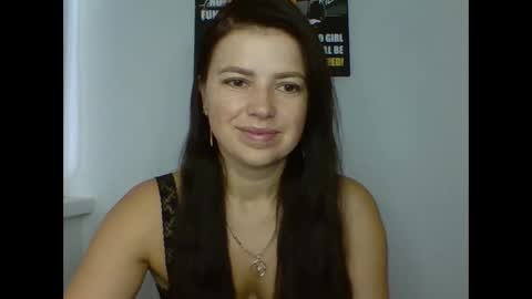 make_mesmile online show from September 12, 2025, 6:35 am