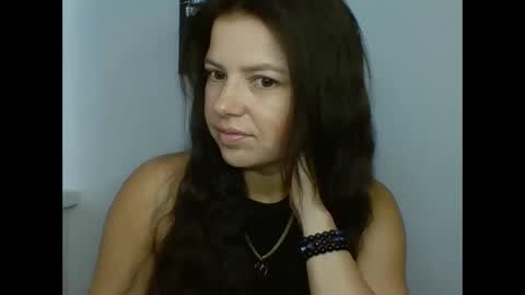 make_mesmile online show from September 16, 2025, 6:25 am