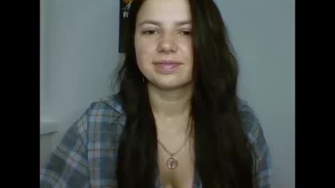 make_mesmile online show from November 26, 2025, 7:04 pm