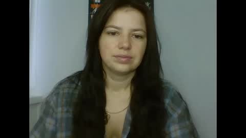 make_mesmile online show from December 21, 2025, 8:32 am