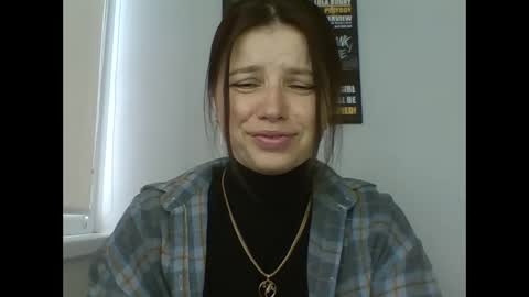 make_mesmile online show from April 16, 2026, 6:14 am