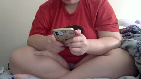 makemesquirt06 online show from September 18, 2025, 7:27 pm