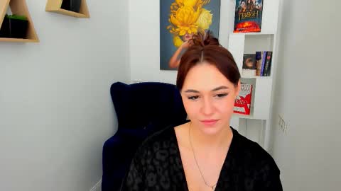 Snapshot of makeyouehappy chatting on November 24, 2025, 10:42 pm makeyouehappy online show from November 24, 2025, 10:42 pm