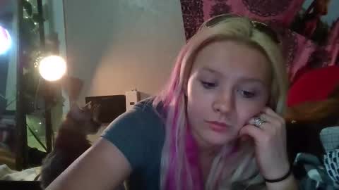 Snapshot of makinziirain chatting on February 27, 2026, 6:57 am KarizmaticKitten online show from February 27, 2026, 6:57 am