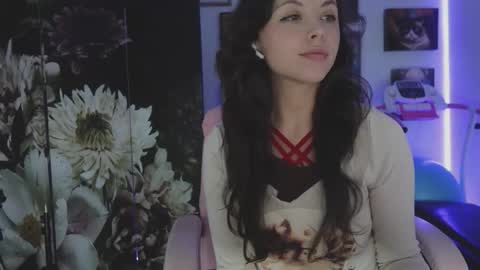 Snapshot of makiyahbelle2 chatting on September 29, 2025, 11:37 am MakiyahBelle online show from September 29, 2025, 11:37 am