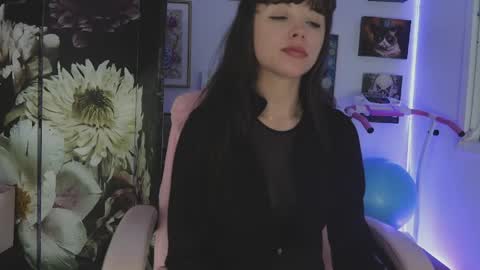 MakiyahBelle online show from April 18, 2026, 11:14 am