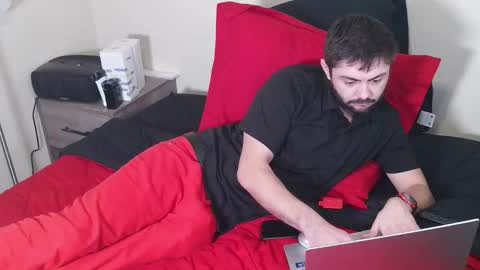 mako4eva online show from December 14, 2025, 5:07 pm