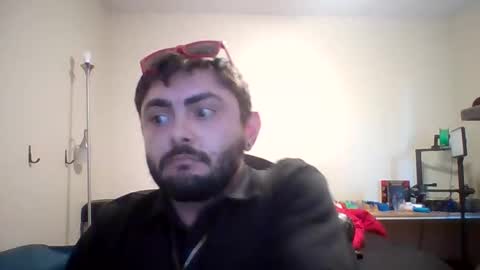 mako4eva online show from December 16, 2025, 7:52 pm