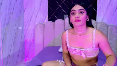 malaia thompson  online show from May 4, 2026, 12:01 pm