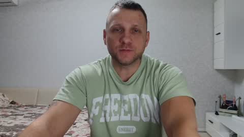 Snapshot of malchyshka chatting on December 16, 2024, 11:22 am malchyshka online show from December 16, 2024, 11:22 am