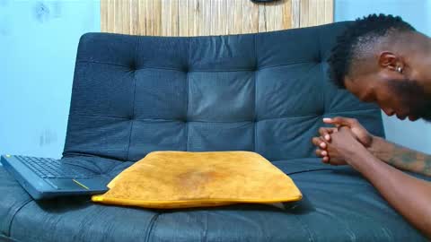 Snapshot of malcompierce chatting on October 13, 2025, 1:00 pm Malcom online show from October 13, 2025, 1:00 pm