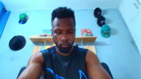 Snapshot of malcompierce chatting on October 28, 2025, 12:03 am Malcom online show from October 28, 2025, 12:03 am