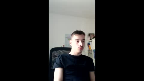 male20y online show from April 3, 2026, 2:04 pm
