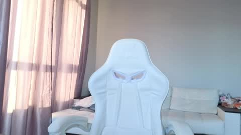 Snapshot of malenkiykamen chatting on May 31, 2026, 2:02 pm piu online show from May 31, 2026, 2:02 pm