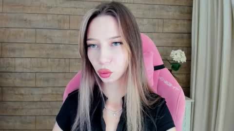 Malialandre online show from September 10, 2025, 4:18 pm