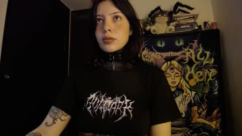 Snapshot of maliceinwonderland25 chatting on November 4, 2025, 3:27 am Alice Asylum online show from November 4, 2025, 3:27 am