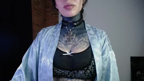 Snapshot of maliceinwonderland25 chatting on May 21, 2026, 1:12 am Alice Asylum online show from May 21, 2026, 1:12 am