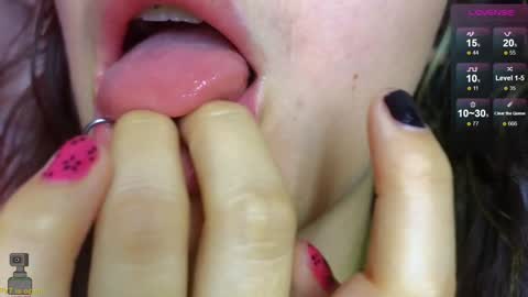 Snapshot of malicia_witch_ chatting on January 16, 2025, 2:30 am Mar Alicia Rosie v A L I C I A W I T C - Meg Cherie online show from January 16, 2025, 2:30 am