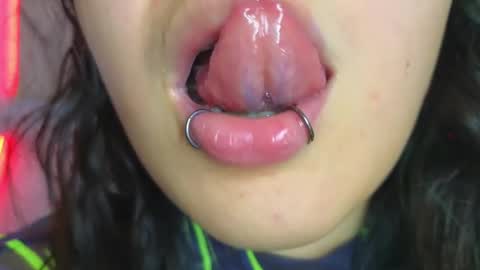 Snapshot of malicia_witch_ chatting on February 12, 2025, 3:18 am Mar Alicia Rosie v A L I C I A W I T C - Meg Cherie online show from February 12, 2025, 3:18 am