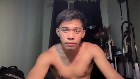 Snapshot of malikgray chatting on October 23, 2025, 11:35 pm Malik online show from October 23, 2025, 11:35 pm