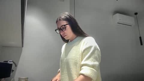 malina568708 online show from October 19, 2025, 1:12 pm