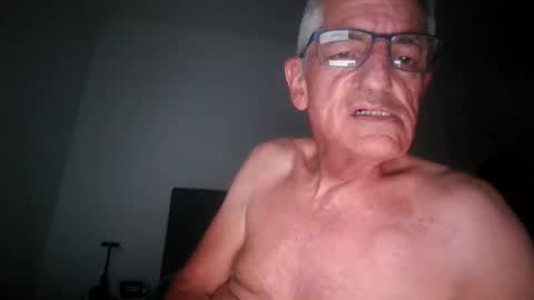Snapshot of malkie55 chatting on June 7, 2026, 10:57 pm malkie55 online show from June 7, 2026, 10:57 pm