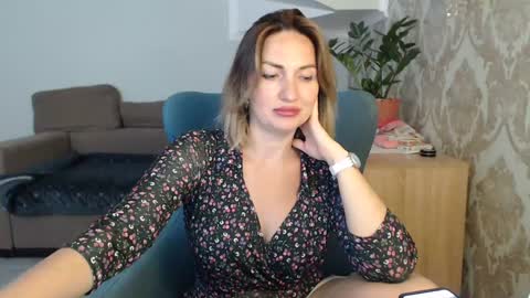 mallinia online show from October 13, 2025, 9:42 am