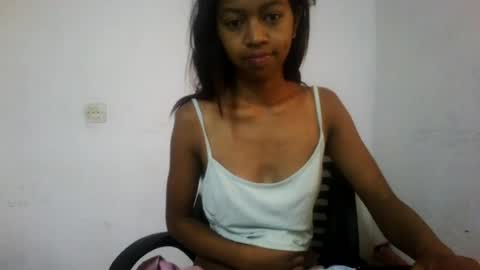 Snapshot of malluna4 chatting on July 25, 2026, 8:12 am Malluna online show from July 25, 2026, 8:12 am