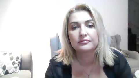 malorine online show from November 16, 2025, 7:08 pm